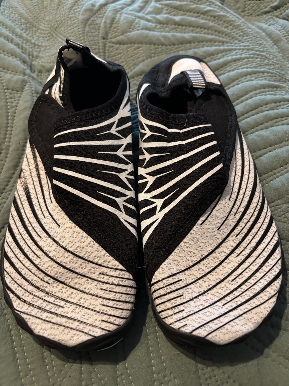 Voyabarefoot Solyn in Black and White - Size 7